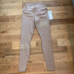 NWT ALO YOGA high waist vapor legging - size M